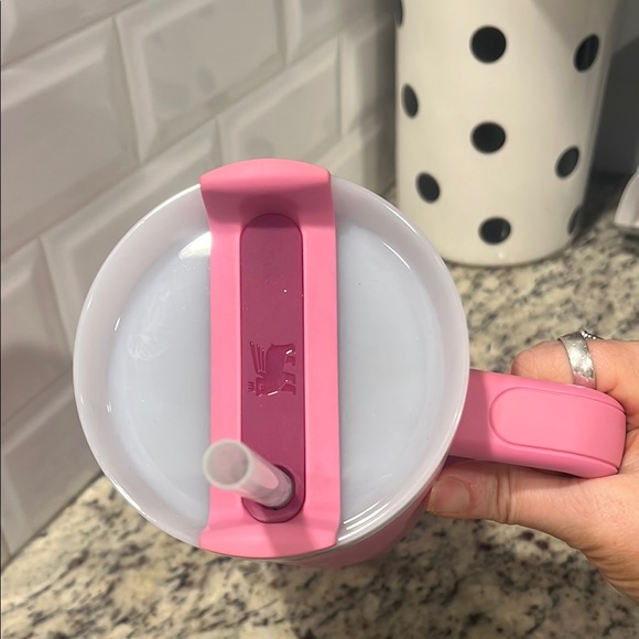 Stanley Peony Pink Quencher H2.0 Tumbler - Picture 4 of 4